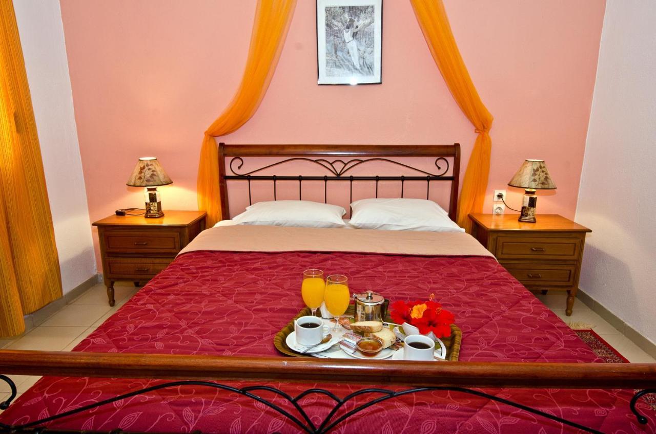 Zaneta Hotel & Apartments Neo Klima Luaran gambar